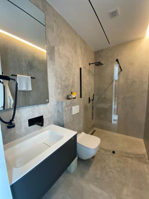 Appartement Luxury Penthouse Prishtina à Pristina Extérieur photo